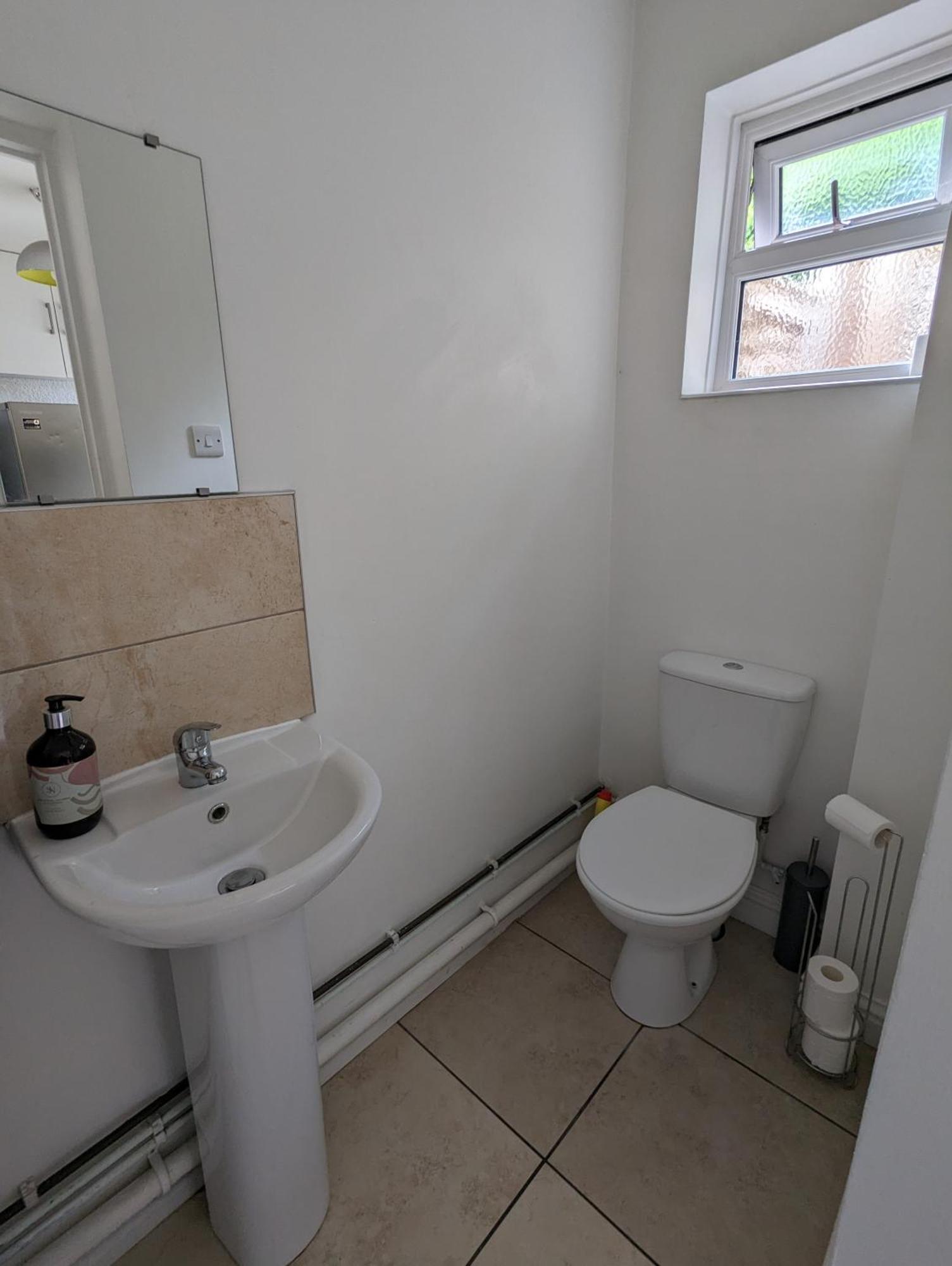 Peaceful Glastonbury Bungalow - Ideally Located Εξωτερικό φωτογραφία